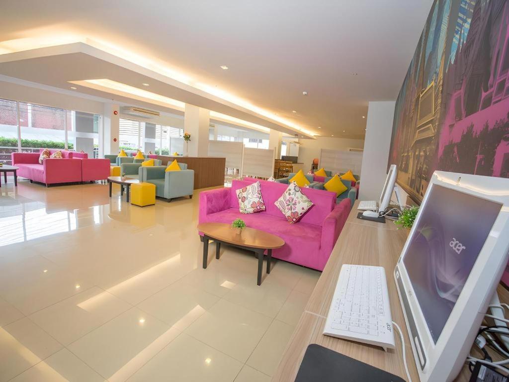 R-Con Hotel @ Siam Патая Екстериор снимка